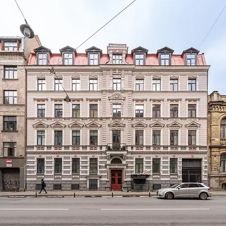 Trendy Top-floor In Heart Of Riga, Near Bars & Culture Apartment *