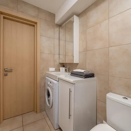 Trendy Top-floor In Heart Of Riga, Near Bars & Culture 里加